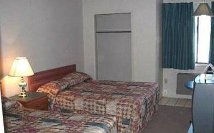 Airport Traveller's Inn