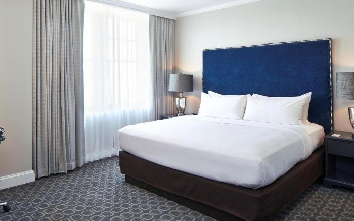 Redmont Hotel Birmingham, Curio Collection by Hilton