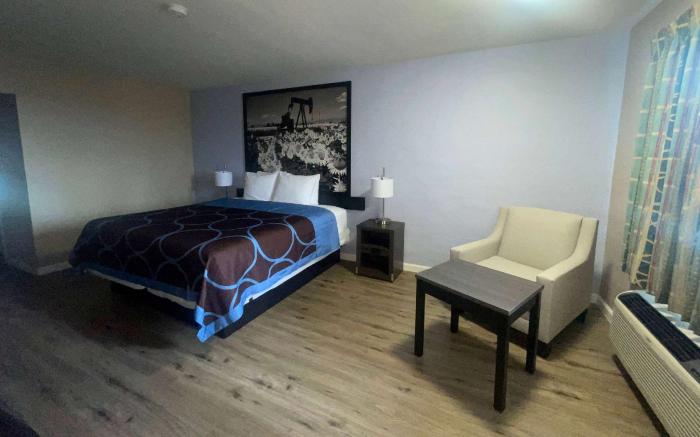 Super 8 by Wyndham Victoria / South / Hwy 59