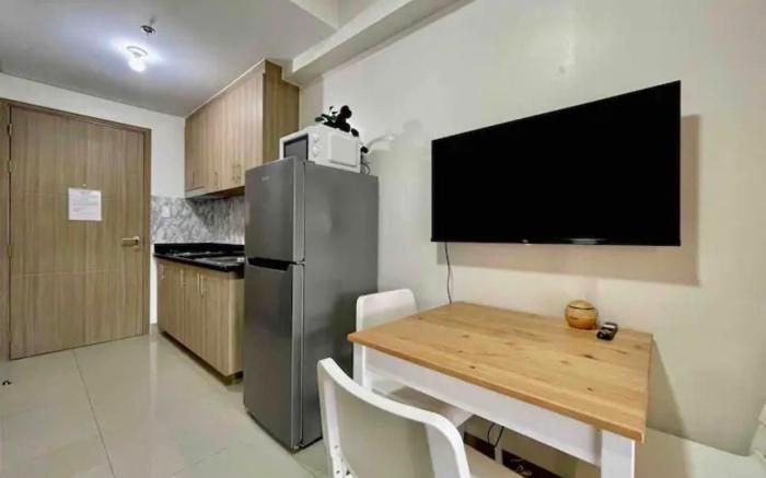 SHORE RESIDENCES CONDOTEL STAYCATION MALL OF ASIA