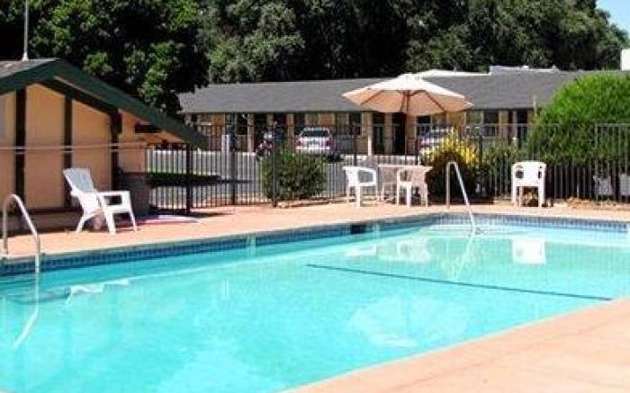 Town House Motel