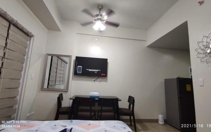 Iloilo Staycation with Pool, Gym and Playroom