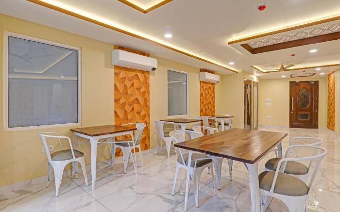 Townhouse H G Near Gautam Buddha Park