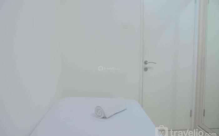 Comfort Living 2BR Room @ Bassura City By Travelio
