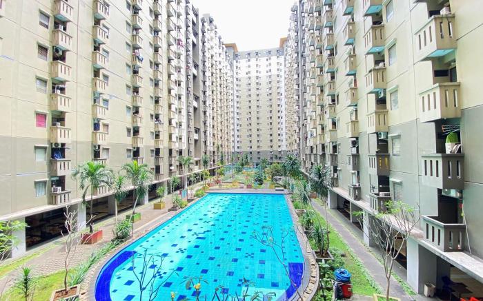 Cozy 2BR @ Gateway Ahmad Yani Cicadas By Travelio