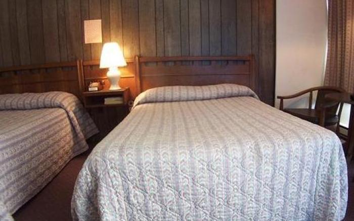Windjammer Motor Inn