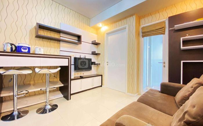 Cozy Living 1BR Parahyangan Residence By Travelio