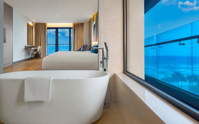 Peninsula Hotel Danang