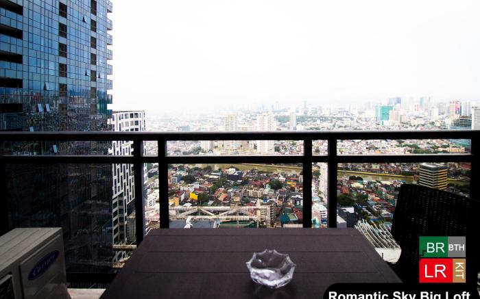 Amazing Loft big 1BR Romantic Gramercy Makati 4822
