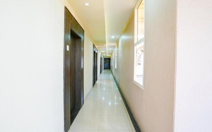 FabHotel Regent Inn - Nr. SkyWalk Bridge