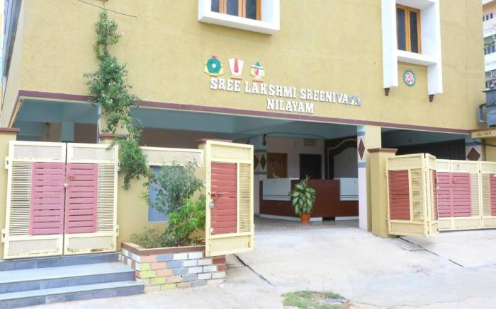 SLS HOMESTAY - Luxury AC Service Apartments 1BHK, 2BHK, 3BHK