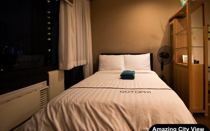 Amazing Romantic view L-pools Gramercy Makati 1422