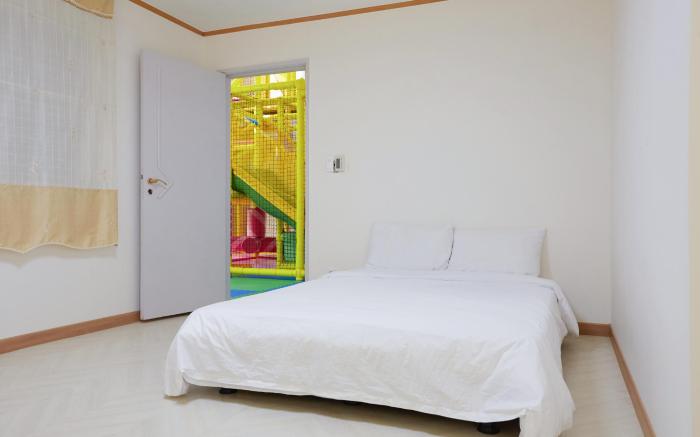Hongcheon Gureumsoky Sanchaek Kids Poolvilla