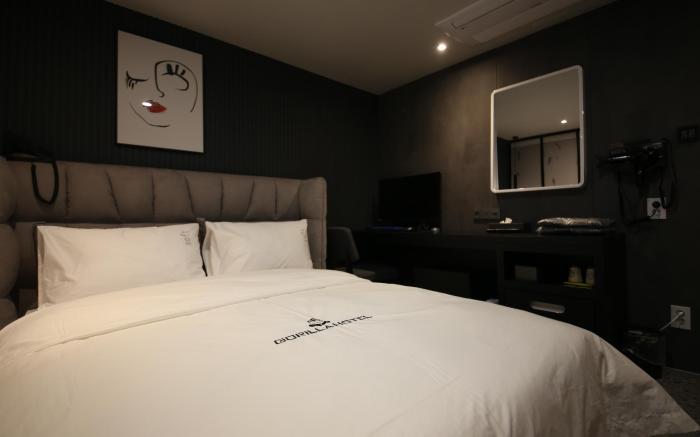 Gorilla Hotel
