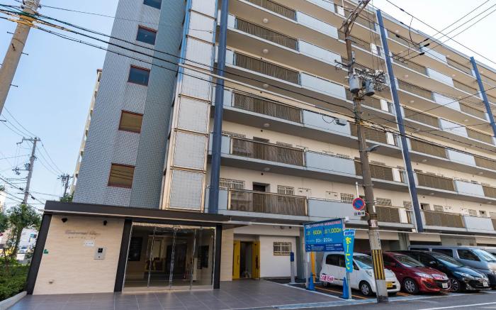 Universal Bay Condominium