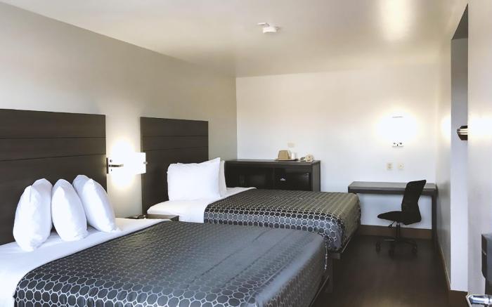 Sky Palace Inn By Jasper Near AT & T Center