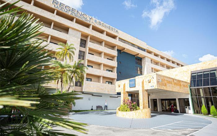 Regency Miami Airport by Sonesta