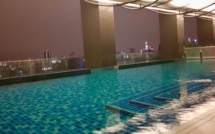 Designer Duplex with Lake View, M City