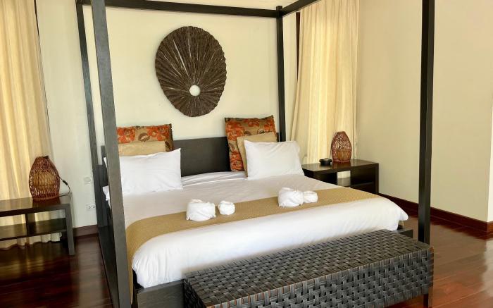 Peaceful two bedroom villa by the sea