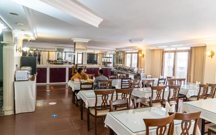 Grand Lara Hotel