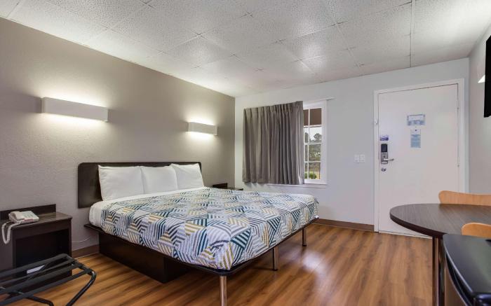 Motel 6 Walterboro, SC