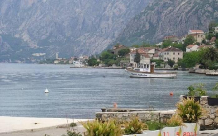 ROOMS & APARTMENTS DOBROTSKI DVORI