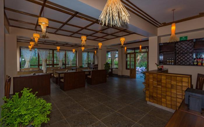 Hotel 100 Petals - Gangtok 12 mins from MG Marg