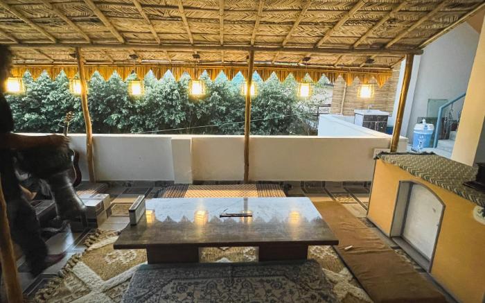 12 Monks Hostel Rishikesh