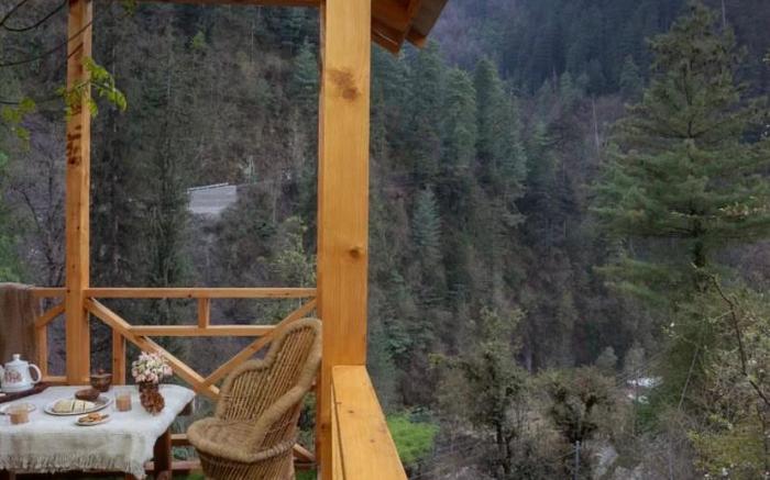 Treehouse in jibhi
