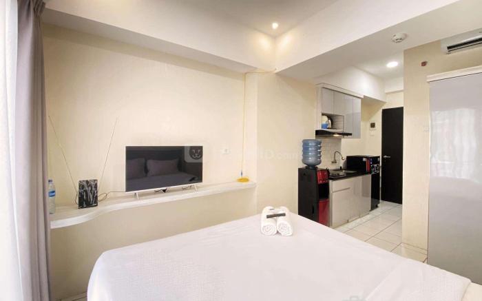 Comfy Studio Room at Grand Asia Afrika By Travelio