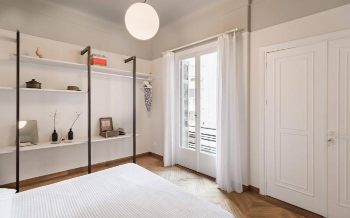 Studio In 1930s Listed Building Near Syntagma Square