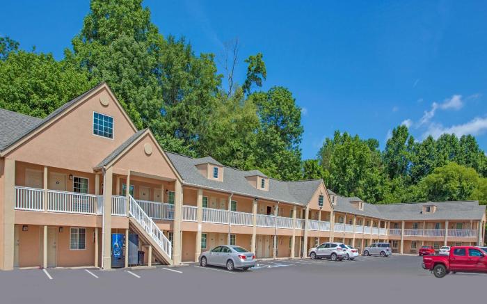 Days Inn by Wyndham Canton