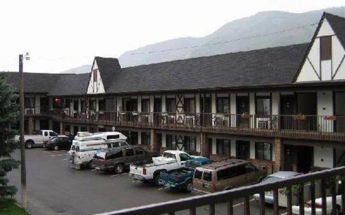Silver Spruce Inn