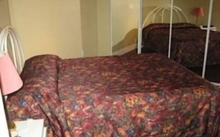 Motel R-100