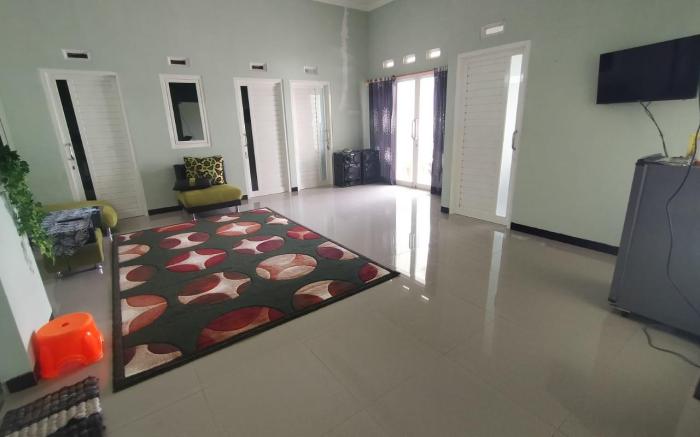 villa besar luas 3 kamar tidur jatim park batu