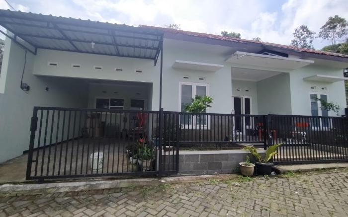 villa besar luas 3 kamar tidur jatim park batu