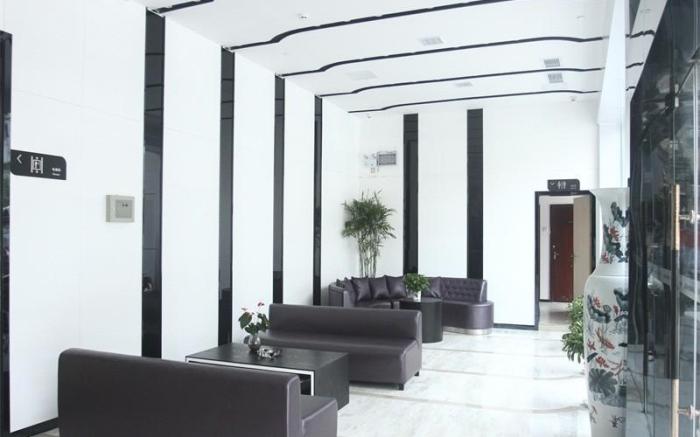 Lavande Hotel Nanchang Bayi Square Metro Station
