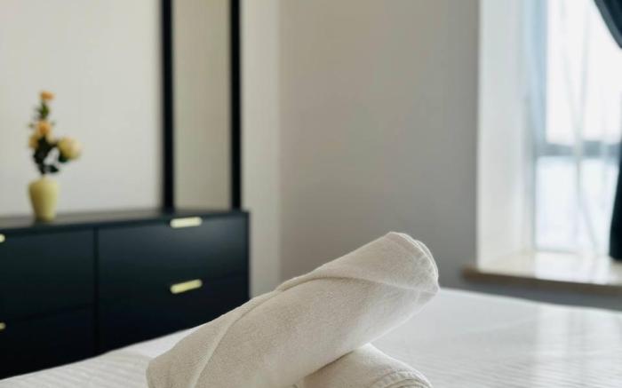 Lovely 1BR unit at R&F Princess by ANJU