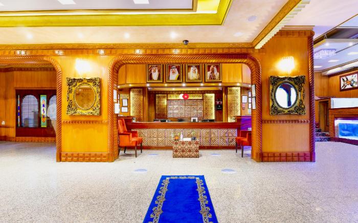 Capital O 125 Moon Plaza Hotel