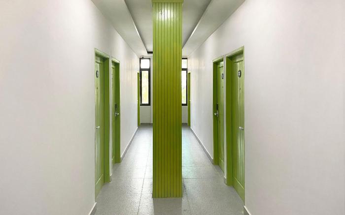 Urbanview Hotel Bizhome Artha Gading Boulevard by RedDoorz