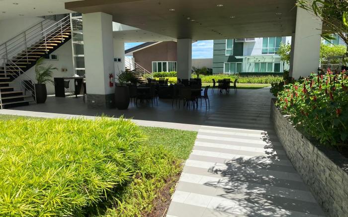 Abreeza chills place T1 