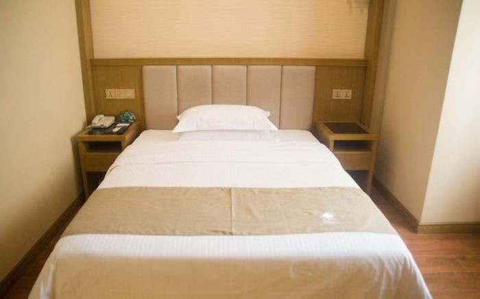 GreenTree Inn Nantong Rugao Zhongjiaomeilu City Express Hotel