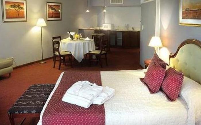 Plaza Real Suites Hotel
