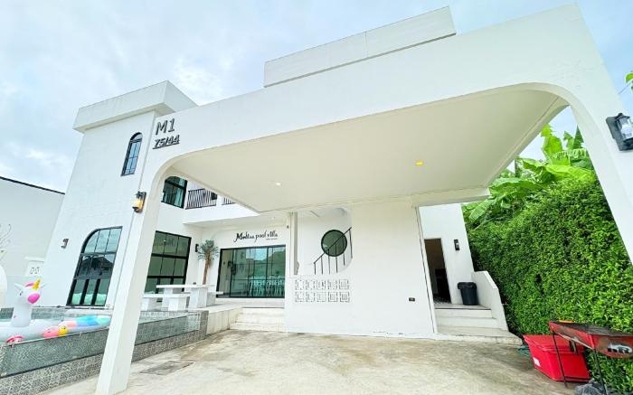 M1-Medina Pool Villa - Bangsaen