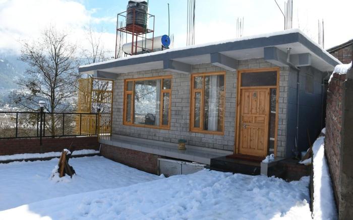 Nomad house located 10min walking from mall road.