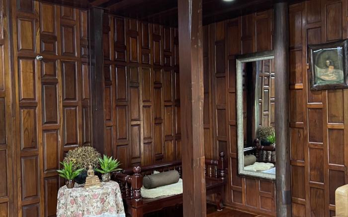 Traditional Thai house บ้านเรือนไทย ใกล้หาดระยอง