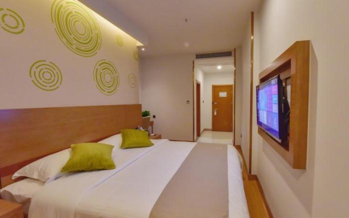 GreenTree Inn Huanggang Qichun County Railway Station Hotel