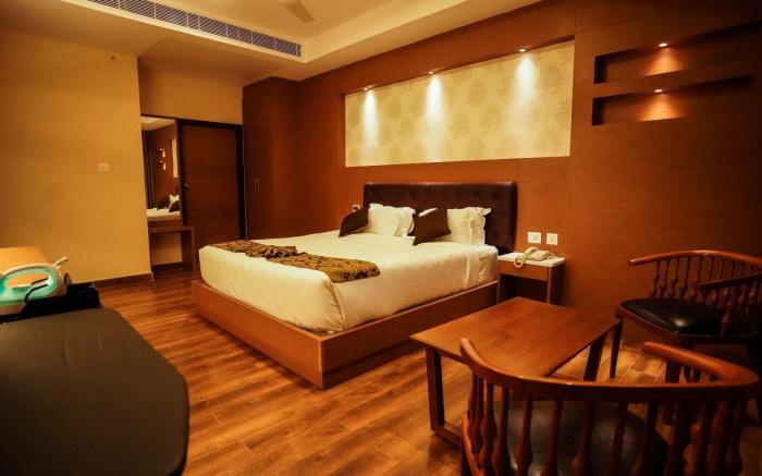 V FIVE HOTEL