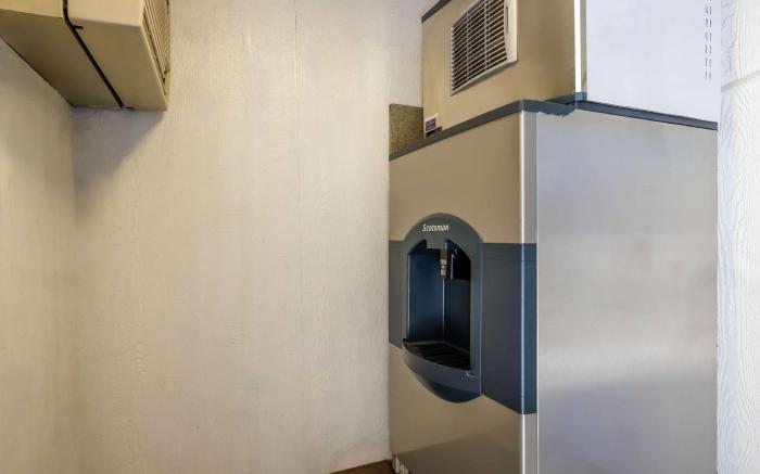 Motel 6 Canby, OR