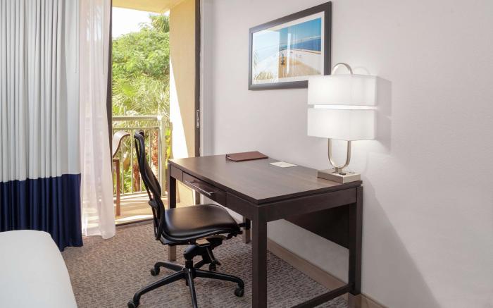 DoubleTree by Hilton Palm Beach Gardens